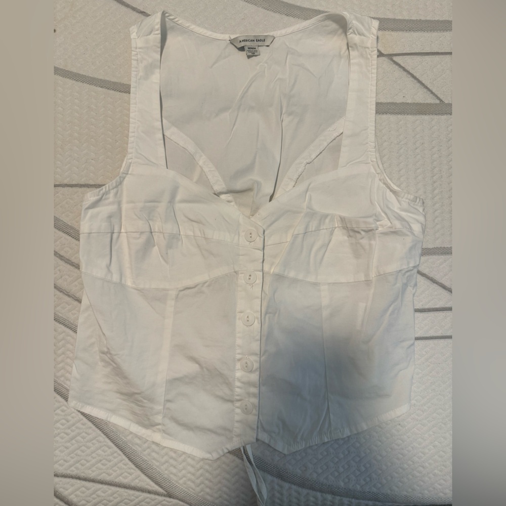 American Eagle Outfitters White Sleeveless Button-Down Blouse